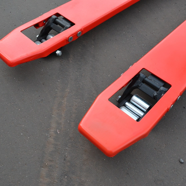 фото ручная гидравлическая тележка низкопрофильная oxlift ox20-l51 51 мм 2000 кг